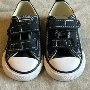 Converse Chuck Taylor All Star Sneakers – Black & White | Toddler Size 4